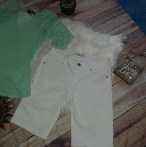 Seven7 White Bermuda shorts -NWOT